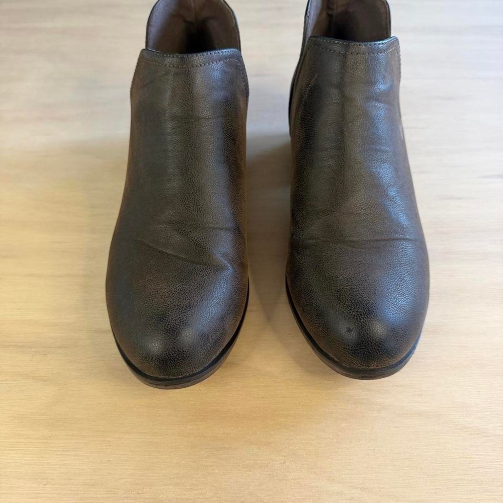 Natural Reflections brown leather ankle boots